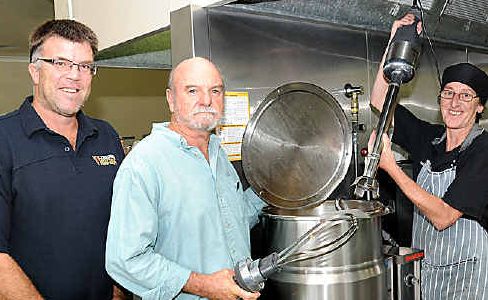 APEX president Glen Smith was proud to present the Gympie Meals on Wheels Paul Worsfield and Merren Harbrow with a huge blender. APEX president Glen Smith was proud to present the Gympie Meals on Wheels Paul Worsfield and Merren Harbrow with a huge blender.